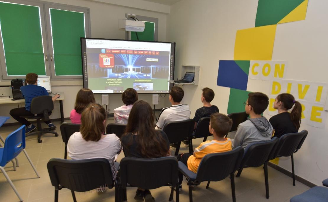 Pc e tablet in classe, le scuole finanziate dalla Fondazione