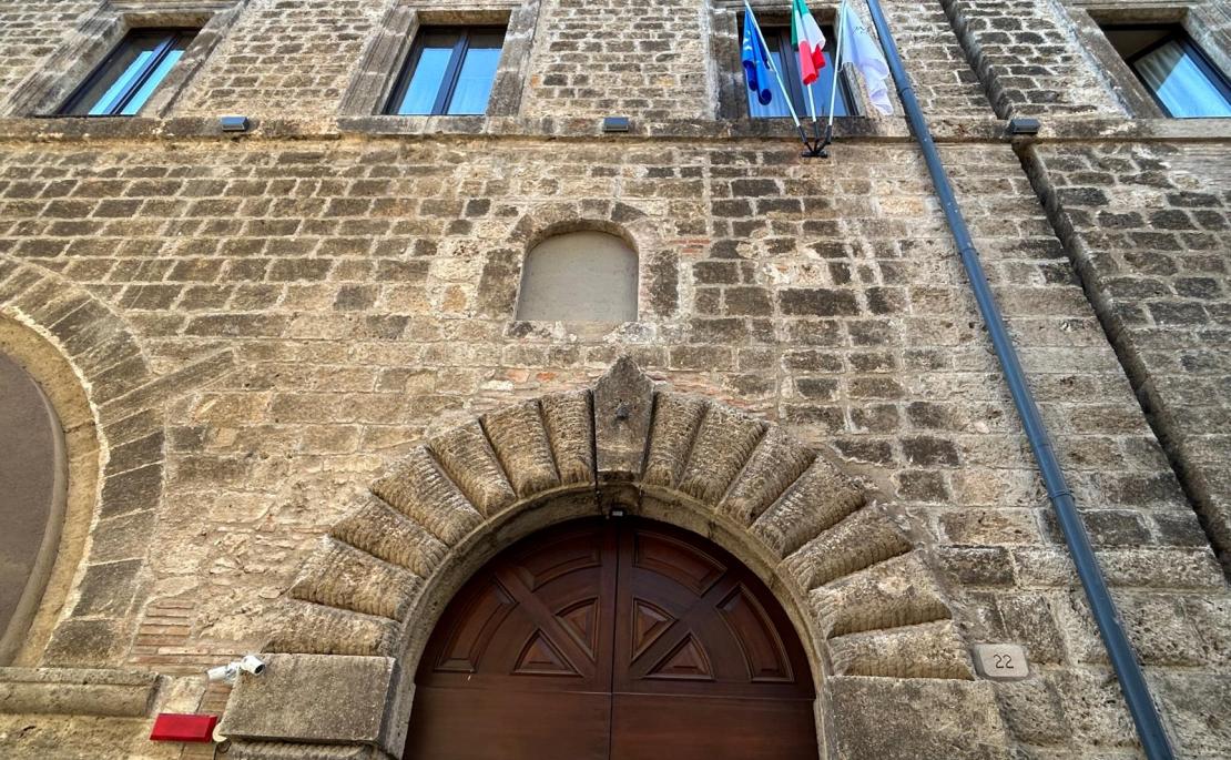 L'ingresso di Palazzo Potenziani Fabri