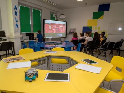 La Fondazione per la scuola primaria. 50 mila euro per acquistare pc, tablet e lim