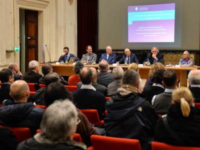 Auditorium Varrone pieno per il convegno di studi sul terremoto.