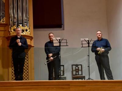 L'organista Stefano Vasselli e i fratelli Flavio e Massimo Patella alle trombe